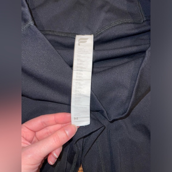 💋 Women’s Size M- Fabletics Bundle - Picture 9 of 9